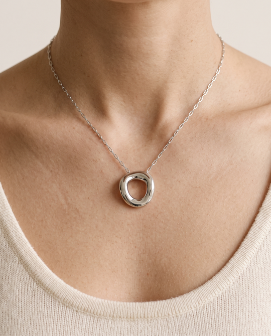 Nº 5, ketting met open cirkel 45 cm, zilverkleur, roestvrij staal, gedragen om de hals